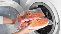 Kun je sneakers in de wasmachine wassen en hoe doe je dat op de juiste manier?